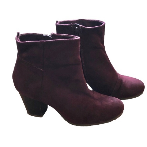 💫 Holiday Edition Purple Suede Booties - Picture 4 of 8